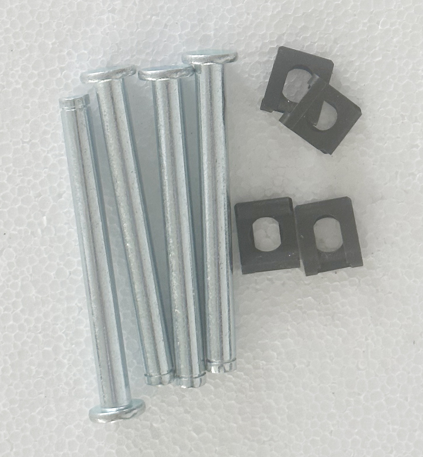 FREIGHTLINER RADIATOR: 2003 - 2009 M2 BUS WITH CAT ENGINE: 2005 - 2007 STERLILNG ACTERRA Q WITH FREI